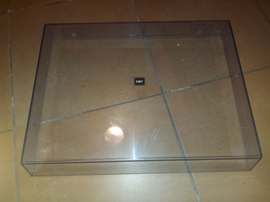 Pokrywa gramofonu firmy CEC