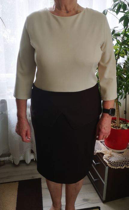 Sukienka z baskinką w rozm 48/46