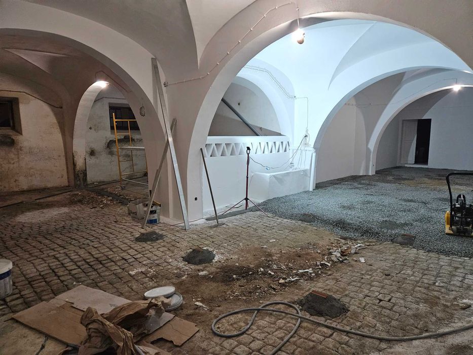 Montagem painéis sanduíche imitar telha, entre outras estruturas