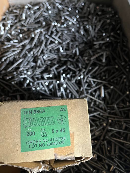 Rożnego rodzaju śruby