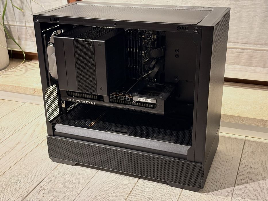 Komputer RX 9070xt Intel i7 32GB RAM