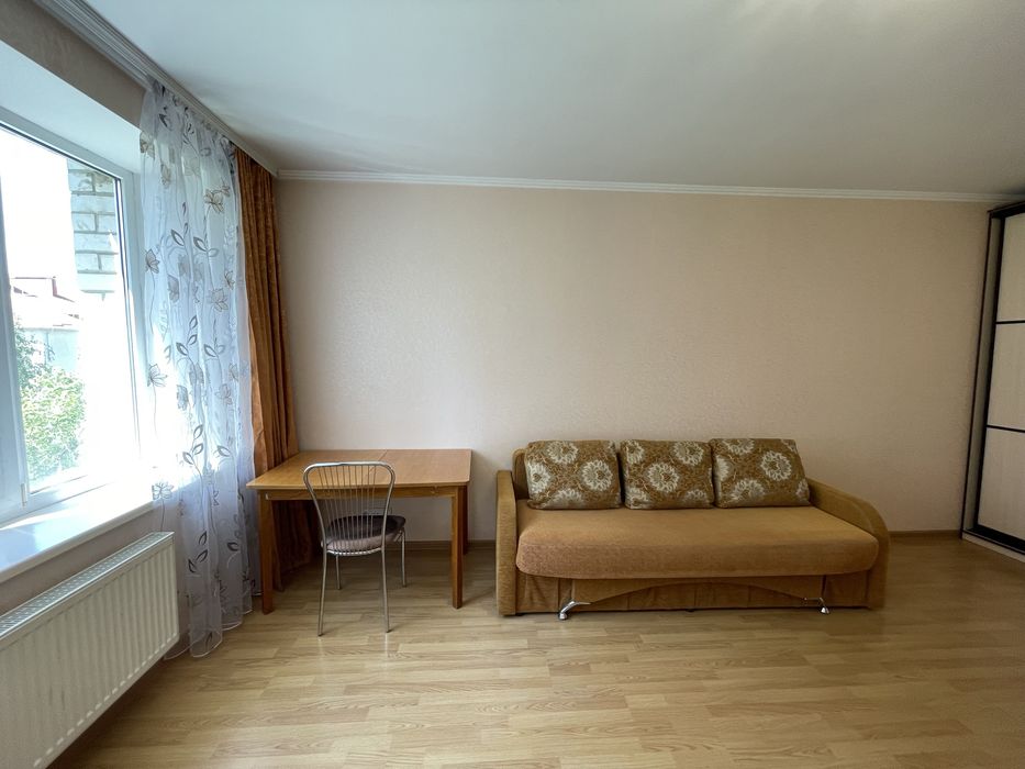 Оренда 1 кім кв. На поділлі. З двох-спальним ліжком. Вільно вже.