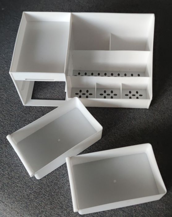 Oraganizer na kosmetyki