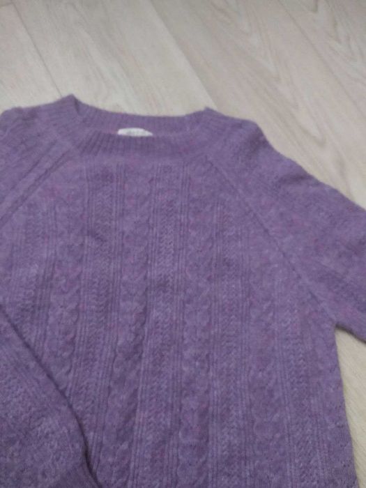 Жіночий джемпер бузкового кольору з фактурною в'язкою white stuff