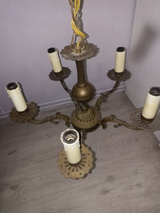 Żyrandol mosiężny