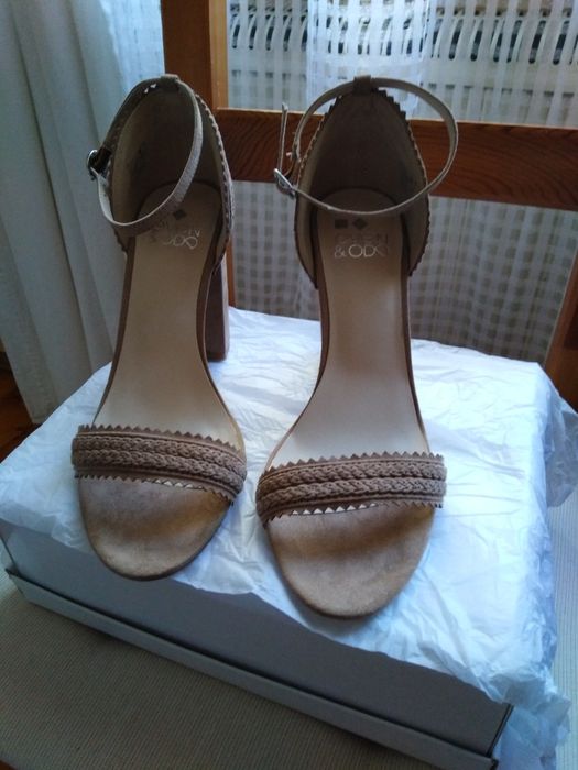 Buty damskie, sandały na obcasie