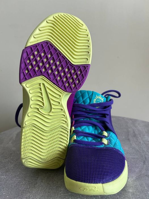 Кросівки NIKE Lebron Witness 8