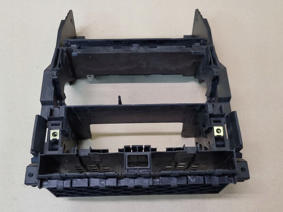 ramka obudowa kieszeń kosz radia deski led audi a4 b6 8e b7 8e0858005e oe