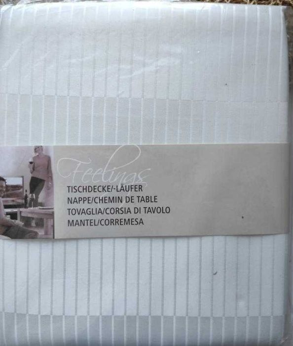 Скатерть белая, новая, в упаковке