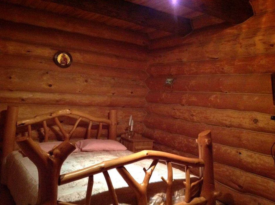 Великий дерев’яний будинок у самому серці Східниці   Гори Карпати