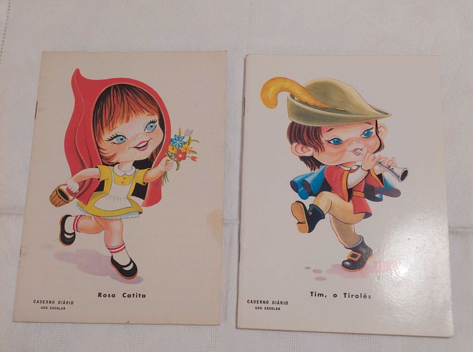Conjunto de 7 cadernos escolares anos 70