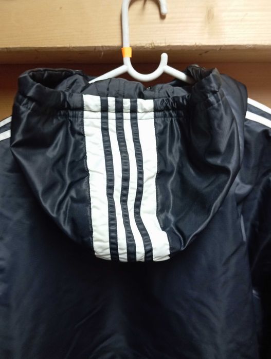 Kurtka adidas czarna z kapturem