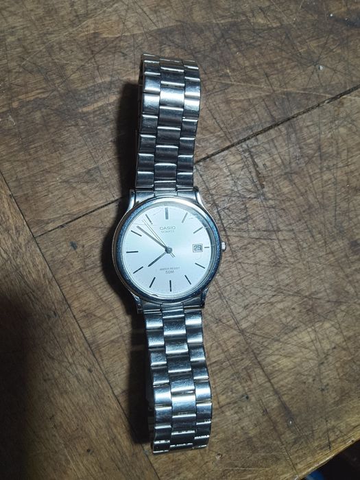 Zegarek Casio elektroniczny