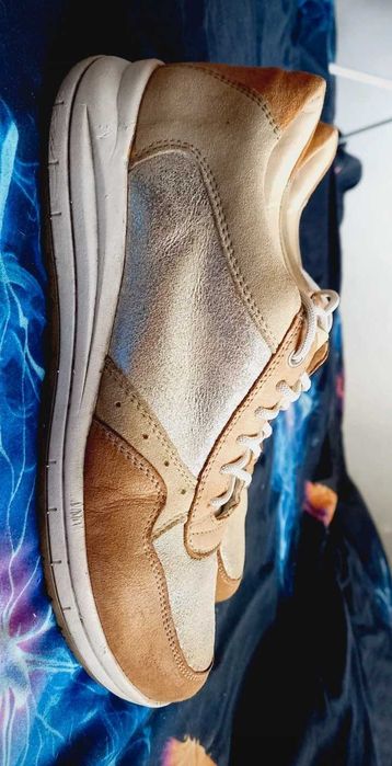 Beżowe adidasy, półbuty Lasocki