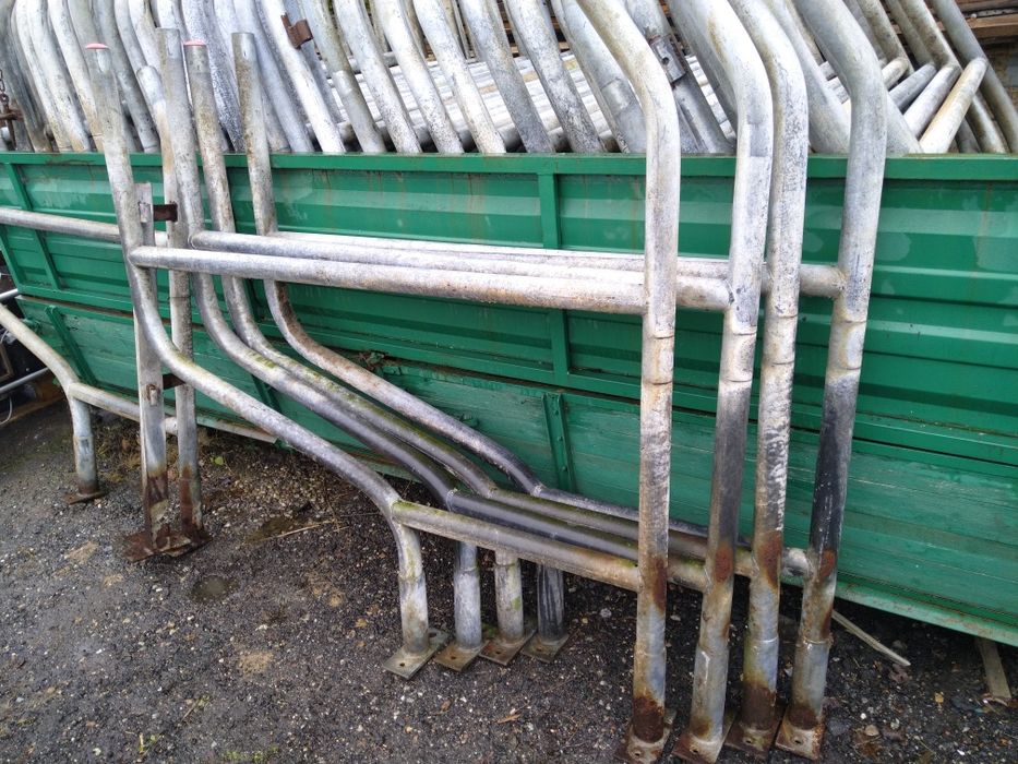 Stanowiska do krów agrafki dla krów przegrody płotki rurki ocynk