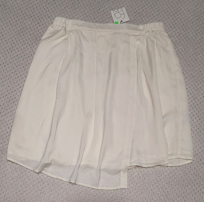 Wyprzedaż Nowa piękna kremowa spódnica damska z zakładką rozm. 42