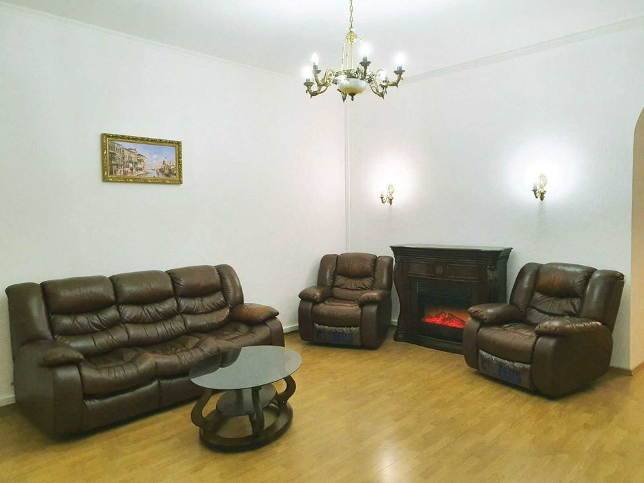 Без комісії. Оренда 3к квартири в Центрі, 130м2, вул. Шота Руставелі 34, метро Палац спорту, Площа Українських Героїв.