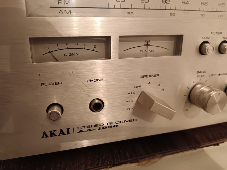 Amplituner Akai AA 1050