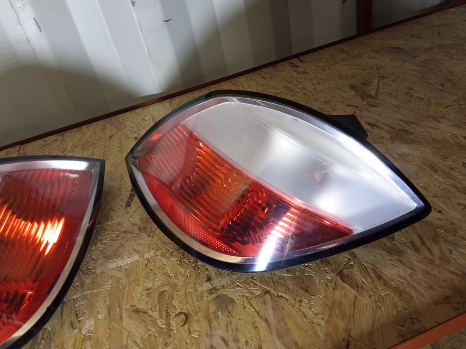 Lampy Tylne Opel Astra H