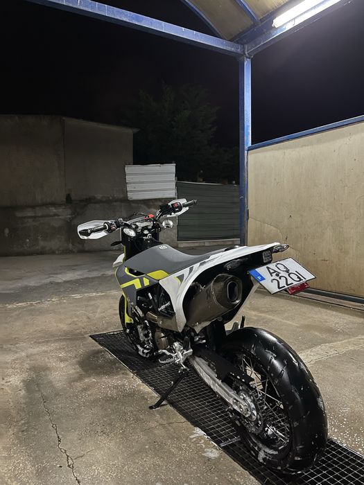 Husqvarna 701 supermoto 2022
