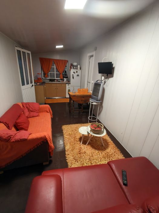 Caravana com avançados e cobertura