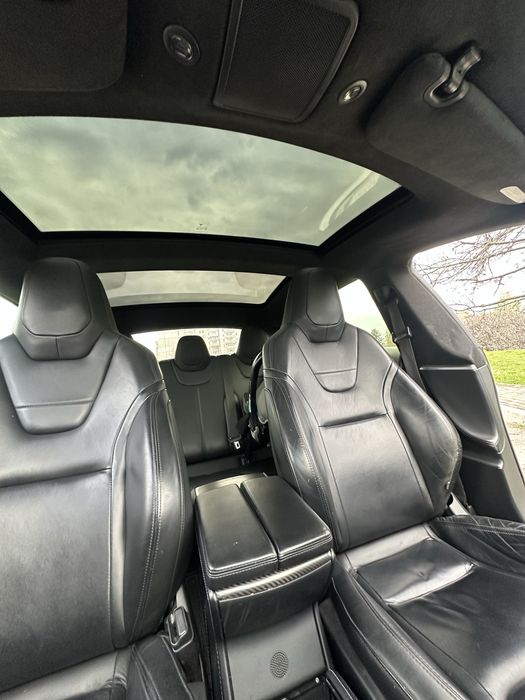 Tesla Model S 90D