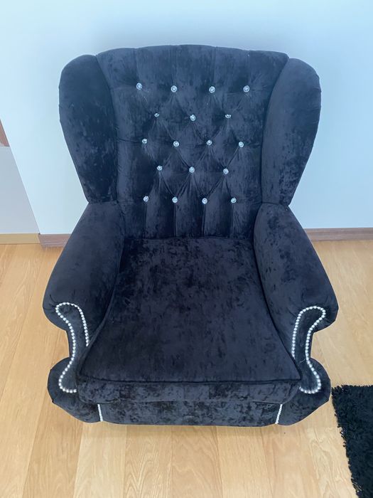 Cadeirao com botões swarovsky