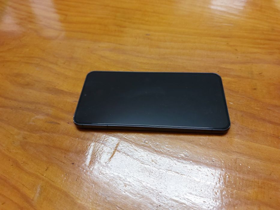 Samsung S22 5G 256Gb com garantia e 2 capas (pouco uso)