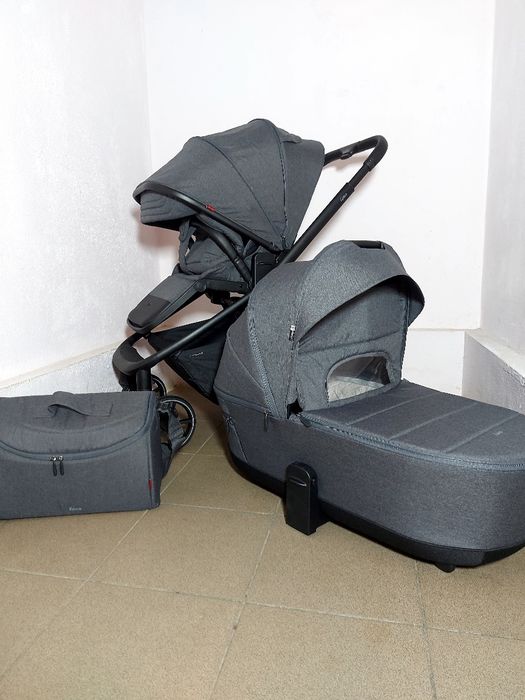 Коляска Carrello Epica 2025 року оновлена полегшена