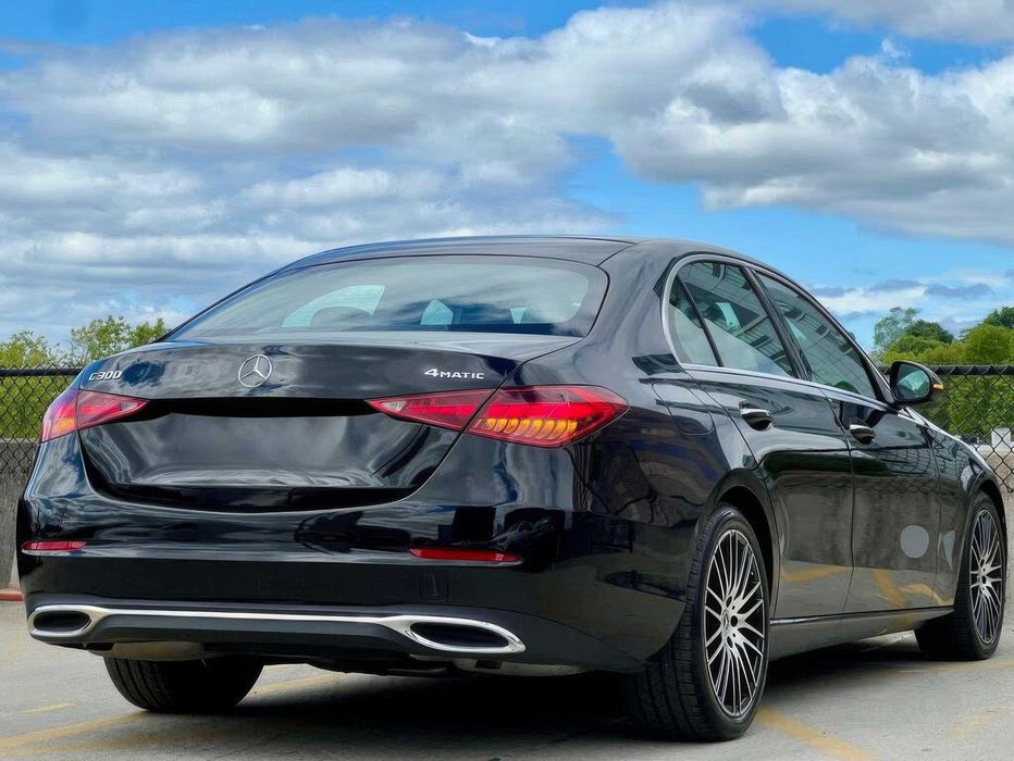 Mercedes-Benz C-Class      2022