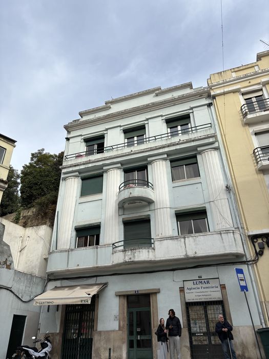 Apartamento T3 com quintal e estudio