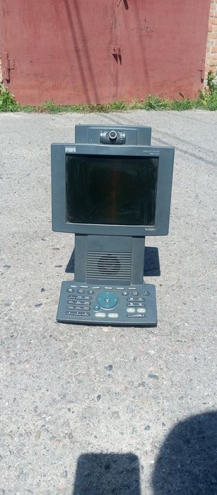 Экран с камерой для видеосвязи