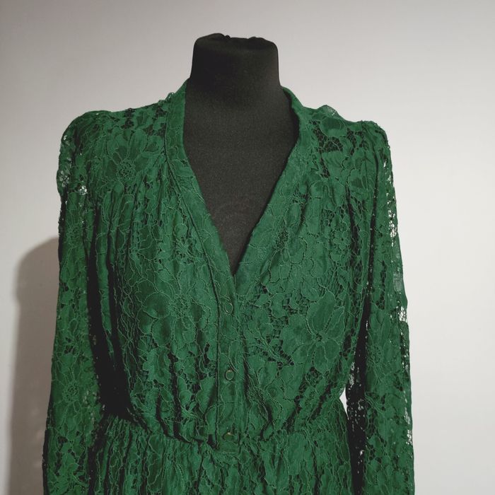 Zielona sukienka firmy Reserved