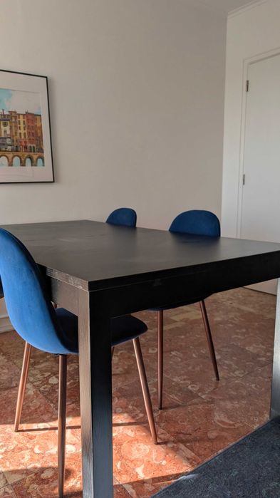 Mesa de Sala IKEA Extensível Preta Muito Grande Aberta Tampo Impecável