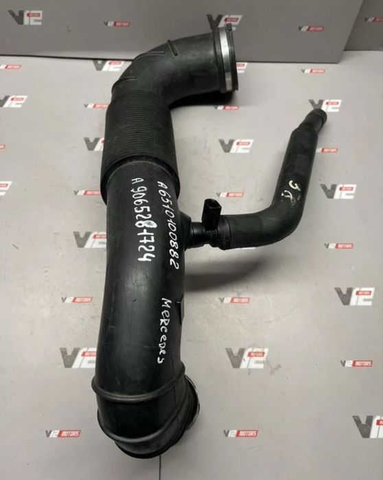 Патрубок воздушного фильтра Mercedes Sprinter 906 2.2 CDI OM 651