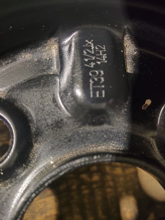 Felgi stalowe z oponami