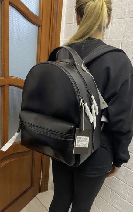 Акція Шкіряний рюкзак trussardi унісекс  чорний великий однотонний