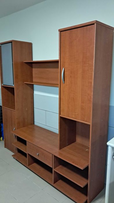 Móvel sala para tv com muita arrumação.