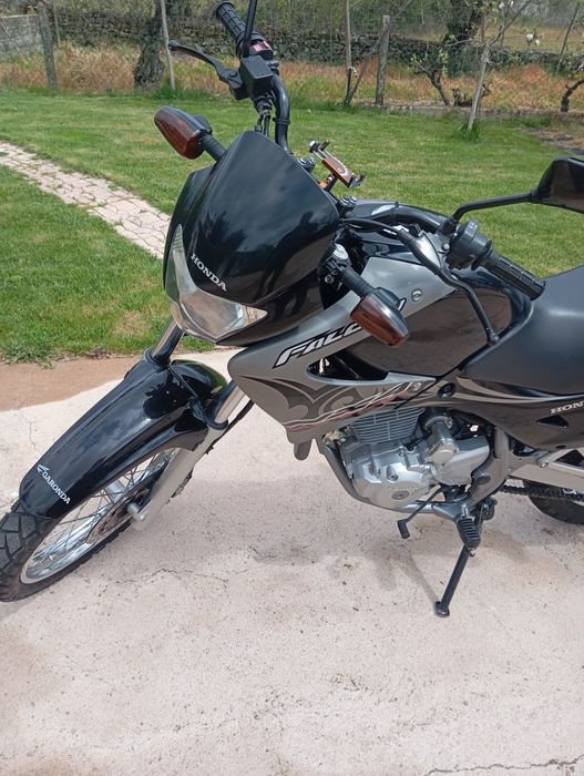 Moto Honda NX4 falcon