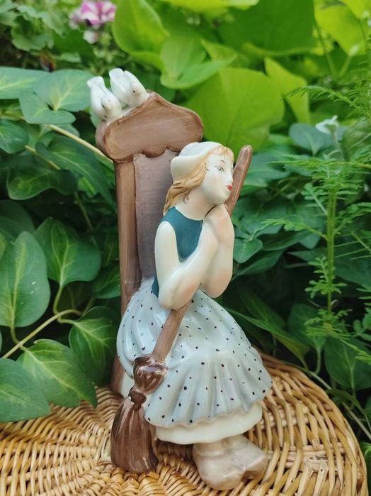 Rzadka figurka porcelanowa "Kopciuszek" ZSRR. Kijów.
