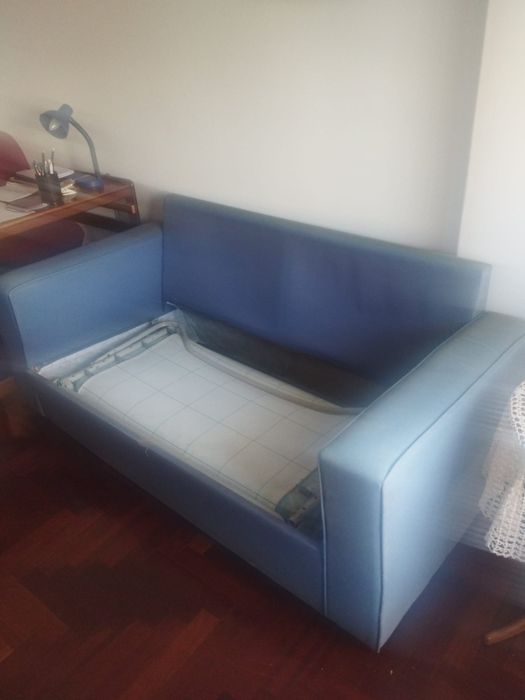 Sofá  cama  azul