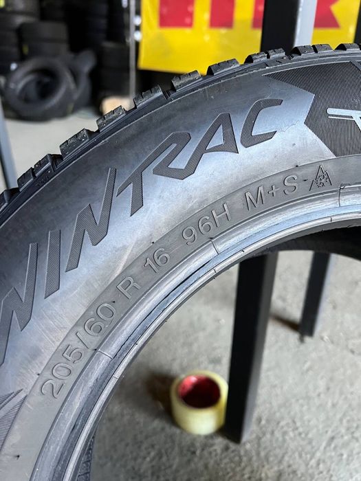 Шини 205/60 r16 96H Vredestein Wintrac 2022рік (1628)