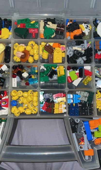 Lote LEGO ~10kg - Minifiguras Star Wars, Marvel, Ninjago + Peças Soltas