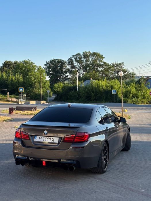 BMW F10 2012 рік ,БМВ Ф10 520i r19