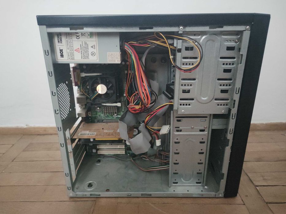 Retro komputer pentium 4 z dodatkami
