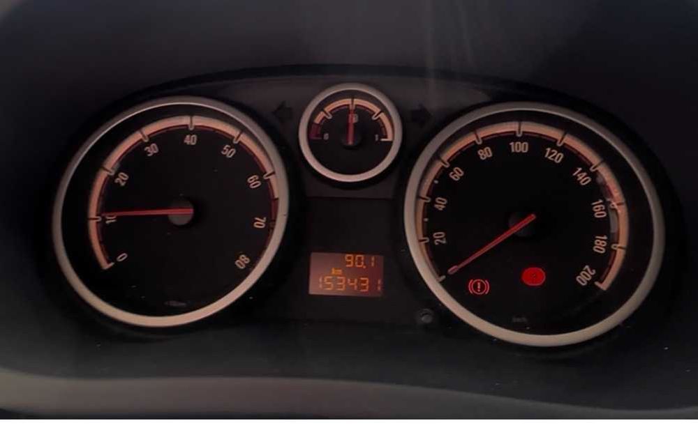 Opel Corsa 1.2 Cosmo Gasolina 06/2007 para Reparação (motor a trabalhar)
