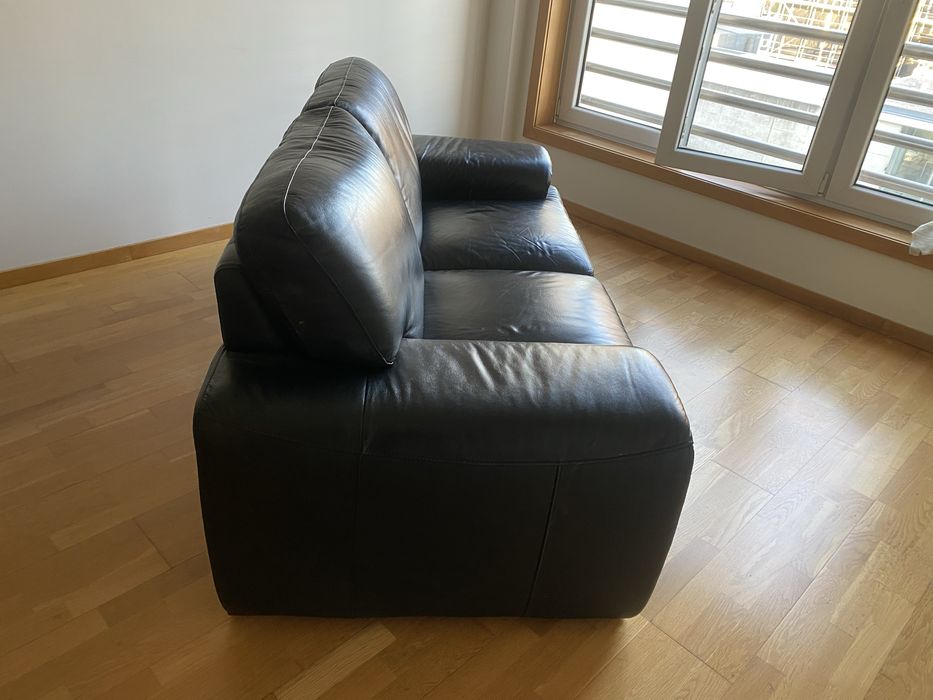 Sofa em pele 2 lugares