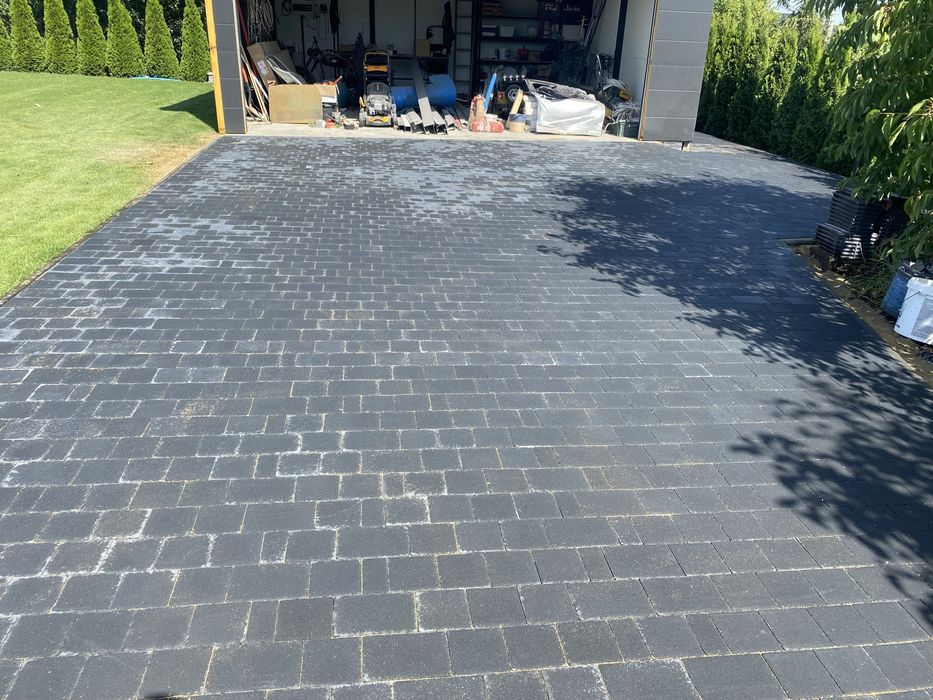 Ukladanie kostki brukowej