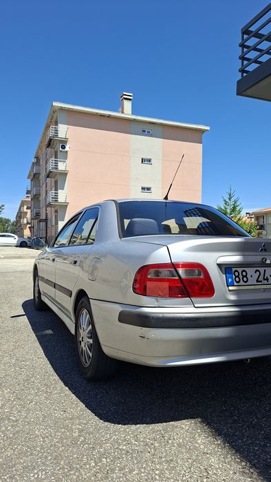 Oportunidade: Mitsubishi Carisma 177.000 km