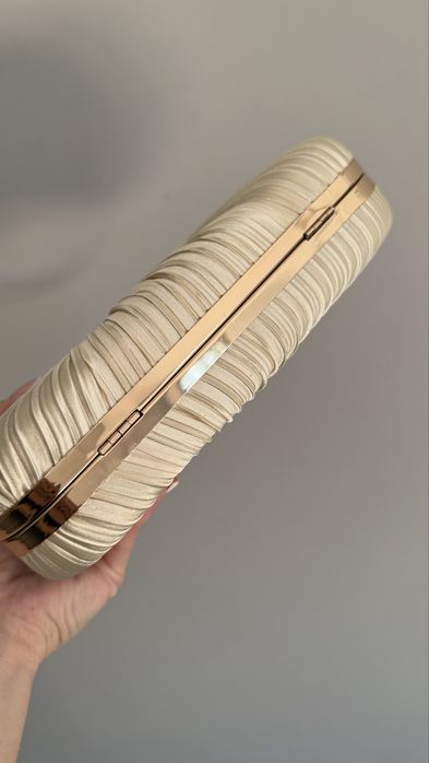 Сутка клатч молочна /беж